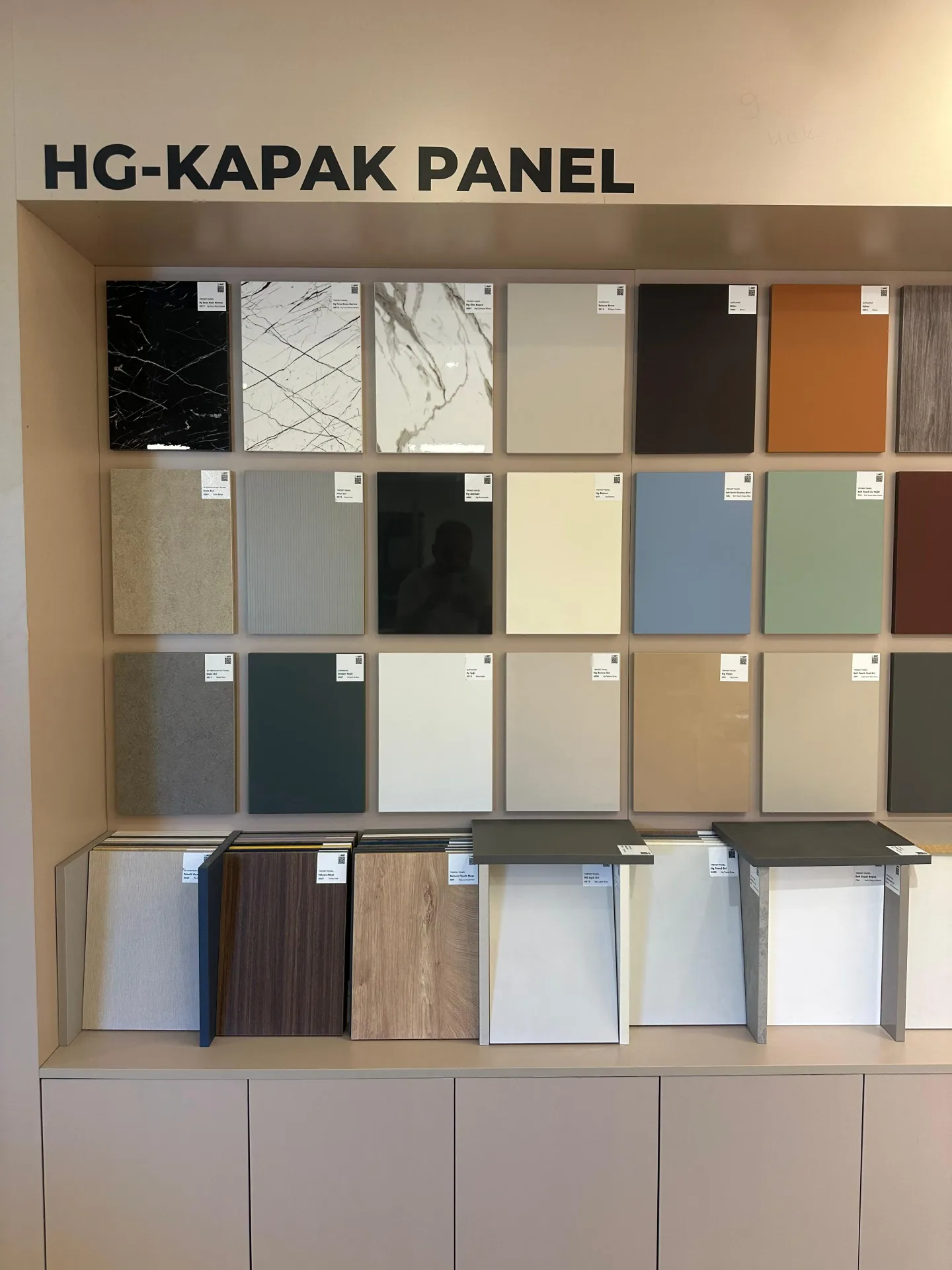 GLDDOOR Showroom & Ofis — HG Kapak & Panel Sergileme Ünitesi