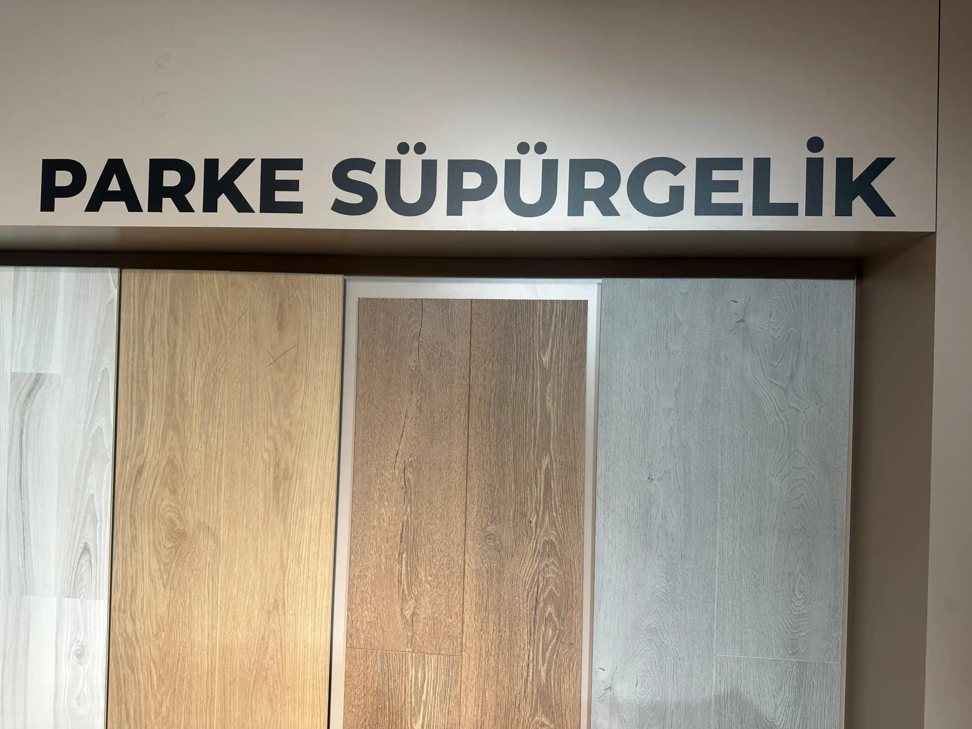 GLDDOOR Showroom & Ofis — Parke & Süpürgelik Tipolojileri