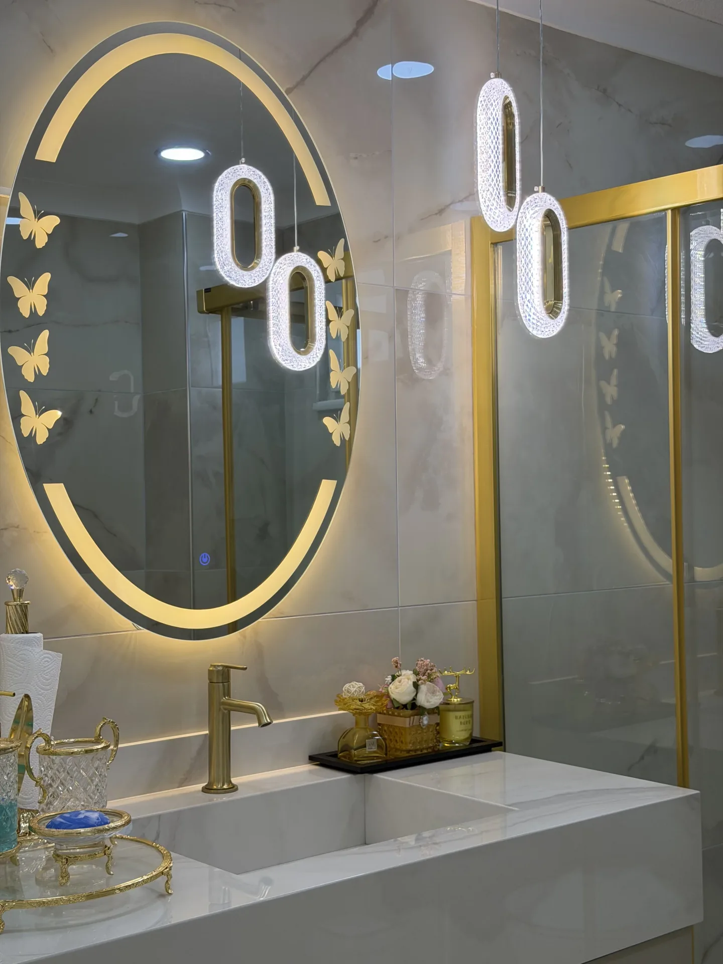 İ-S Evi — Banyo Doku ve Armatür Detayı