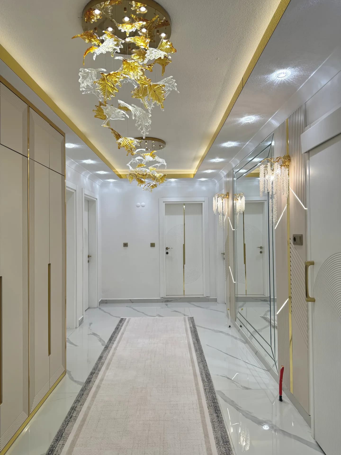 İ-S Evi — Koridor Duvar Çıtaları