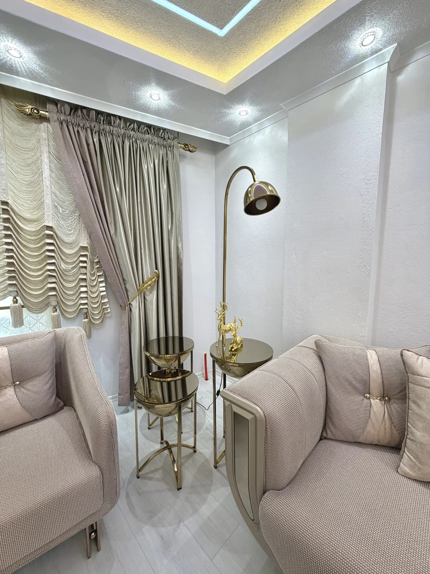 İ-S Evi — Salon Gün Işığı Açısı