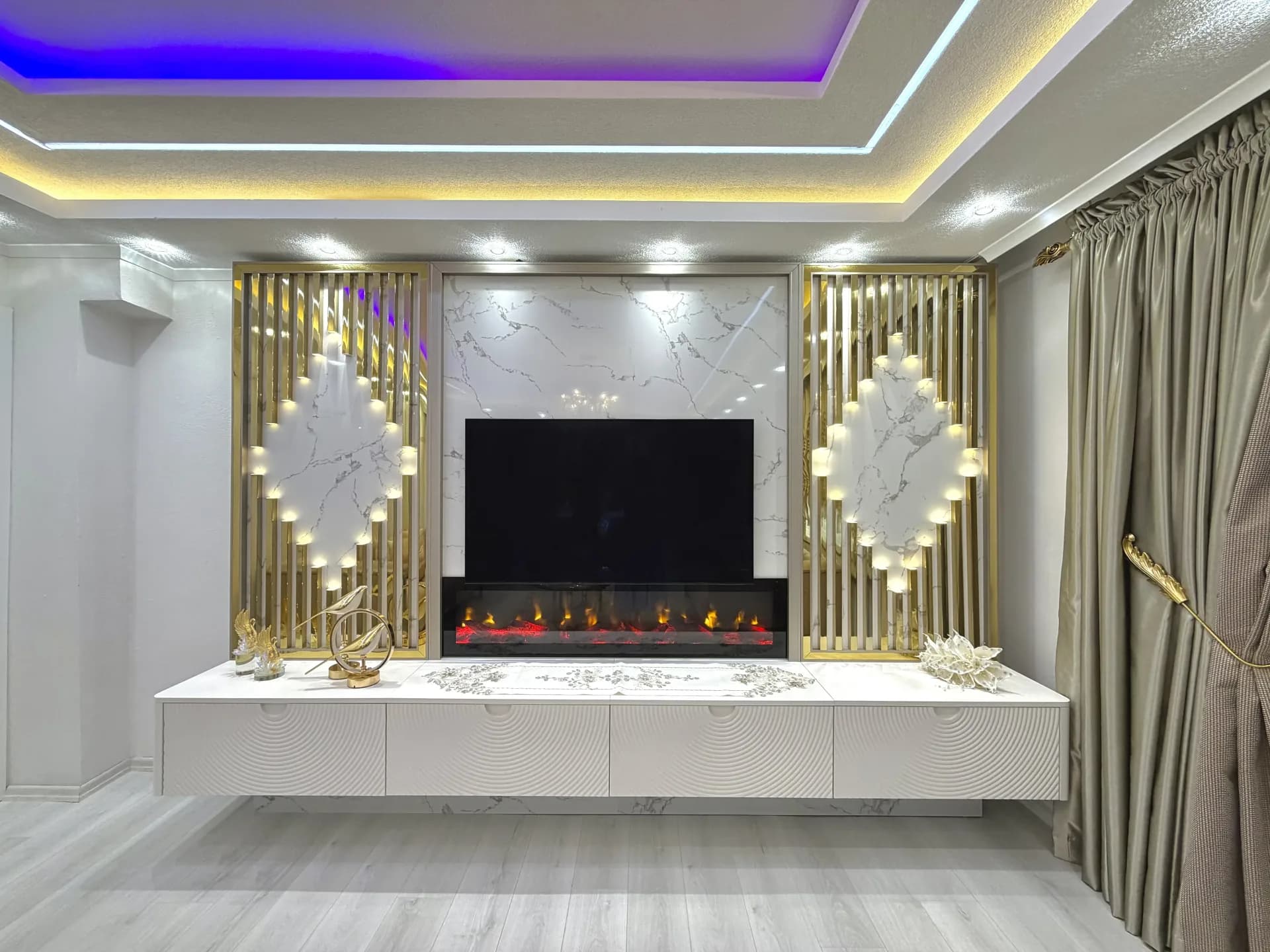 İ-S Evi — Salon Aydınlatma Elemanları