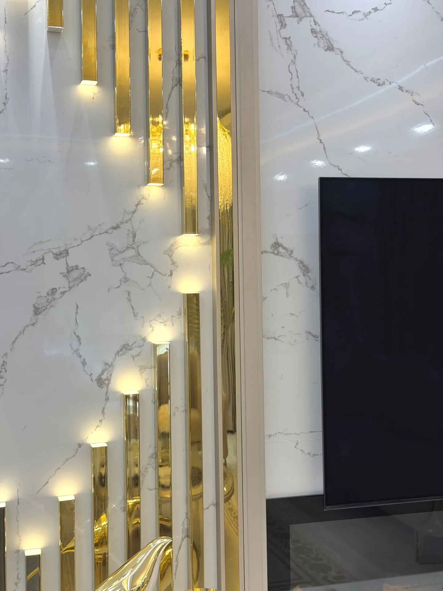 İ-S Evi — Salon Duvar Paneli Detayı