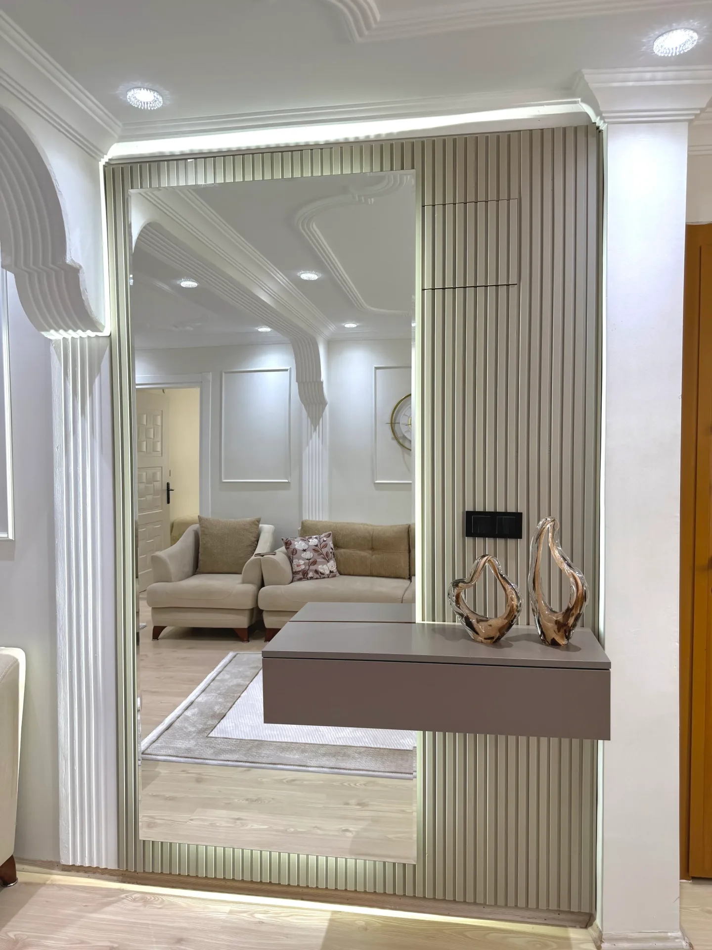 Y-H Evi — Salon Köşe Detayı